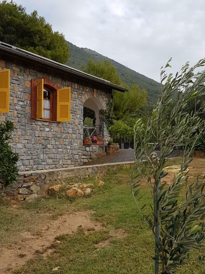 Villa Fior Di Lavanda Cisano sul Neva Exterior foto